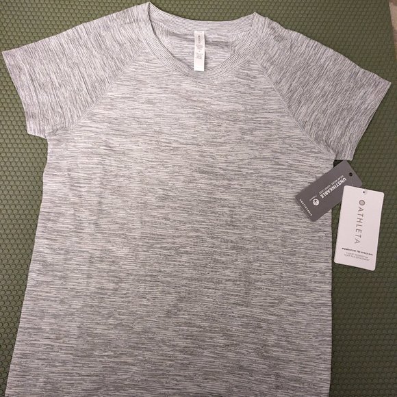 Athleta Momentum Tee Gray Medium - Picture 2 of 9
